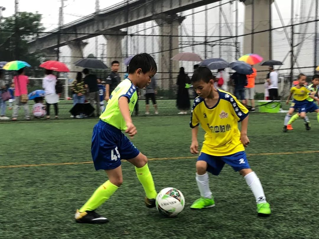 海门小学足球队冠军_海门校园足球_海门中专足球队