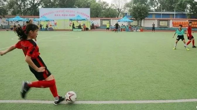 海门小学足球队冠军_海门校园足球_海门中专足球队