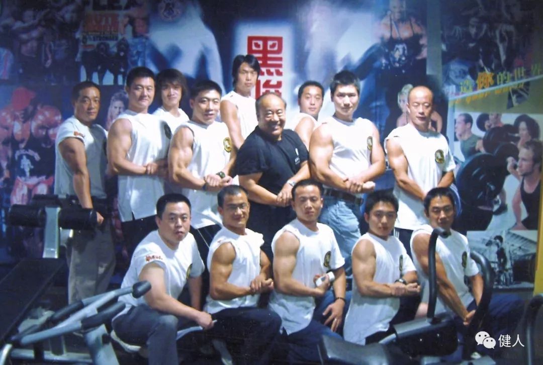 举重运动员夺冠_举重运动会勇夺冠军_举重运动员比赛视频