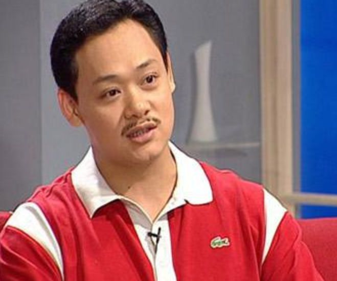举重运动会勇夺冠军_举重运动员比赛视频_举重夺冠视频