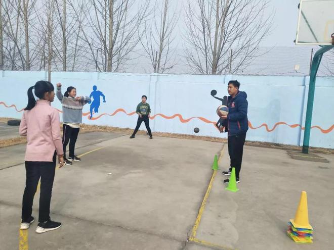 平阳县篮球赛_平阳县篮球俱乐部_小平阳镇篮球比赛冠军