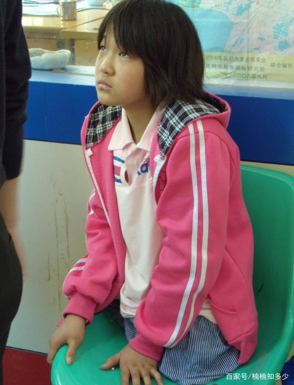 篮球技巧女生_小女孩怎么练好篮球技巧_篮球女生新手入门教学