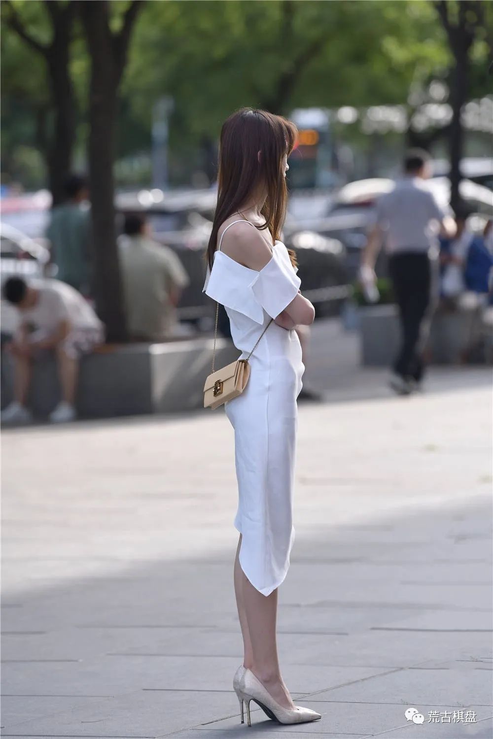 鞋灰搭配运动裤好看吗_灰运动鞋搭配_灰运动鞋配什么颜色裤子