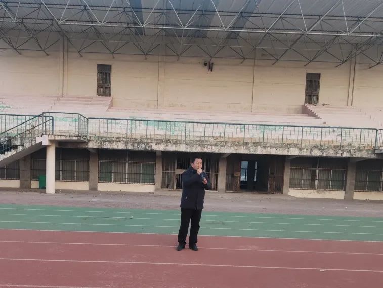 篮球接力怎么玩_篮球接力体育游戏规则_篮球接力游戏视频
