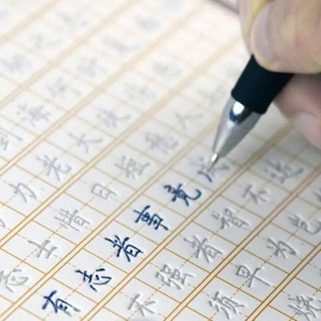 学游泳漂浮视频教程_小学生游泳漂浮简单技巧_游泳教学漂浮方法大全视频