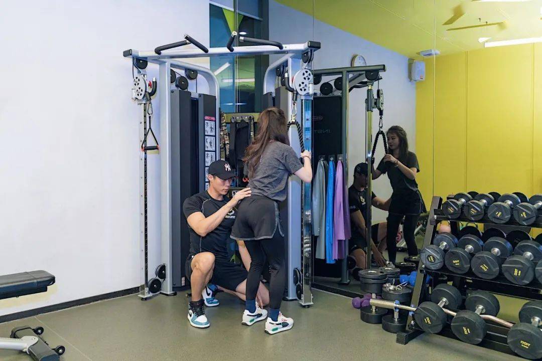 健身房私教房_健身房私教价格表图片大全_新塘私教健身房