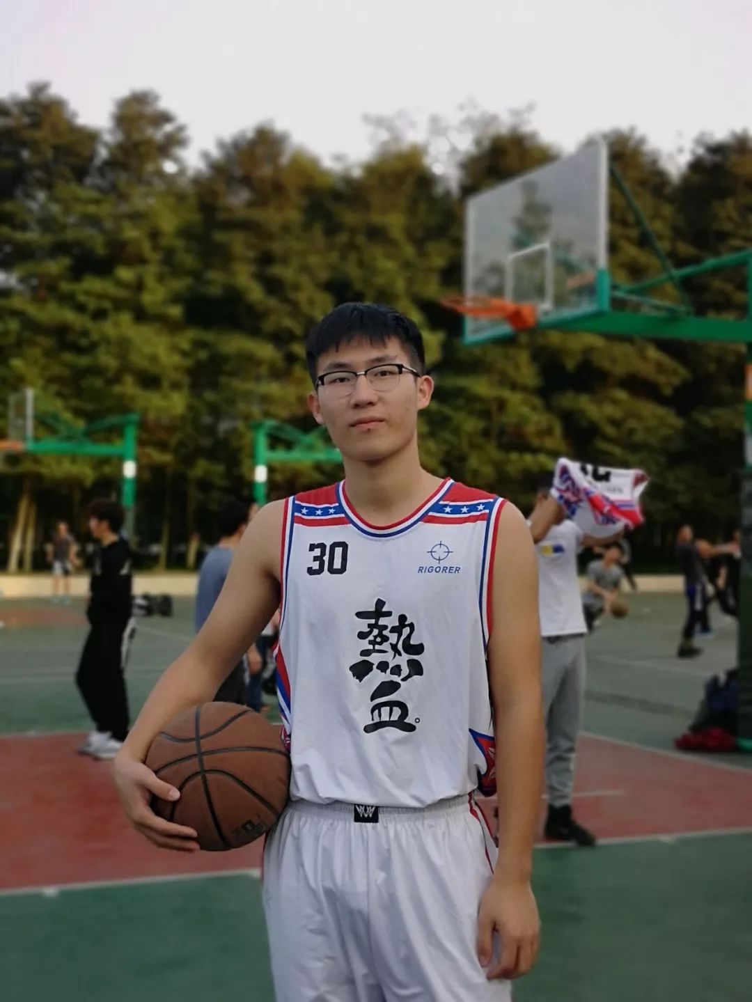 篮球冠军是奖牌还是奖杯_篮球冠军是谁中国_篮球不一定是冠军吗