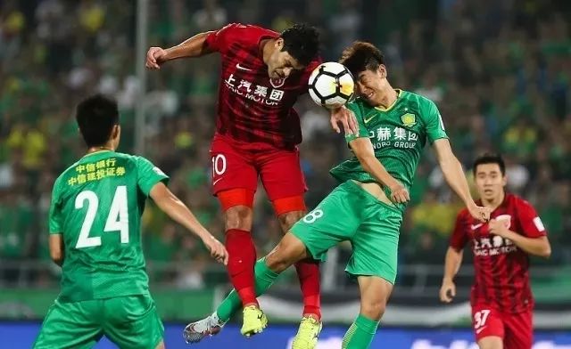 上海上港足球队冠军是谁_上海足球上港队排名第几_上海上港足球队队员名单