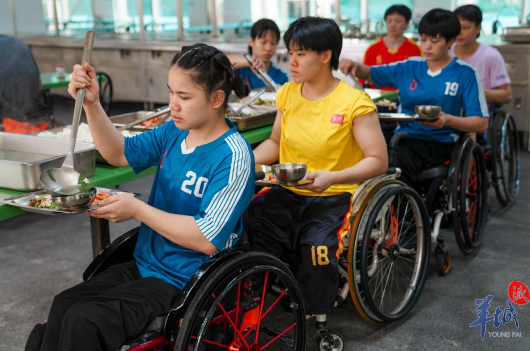 篮球员技巧运动有哪些_篮球技巧运动员_篮球个人技巧