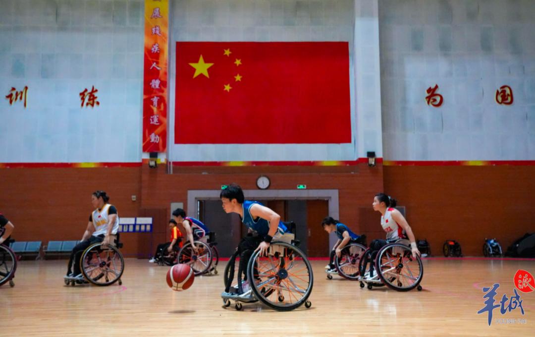篮球员技巧运动有哪些_篮球技巧运动员_篮球个人技巧