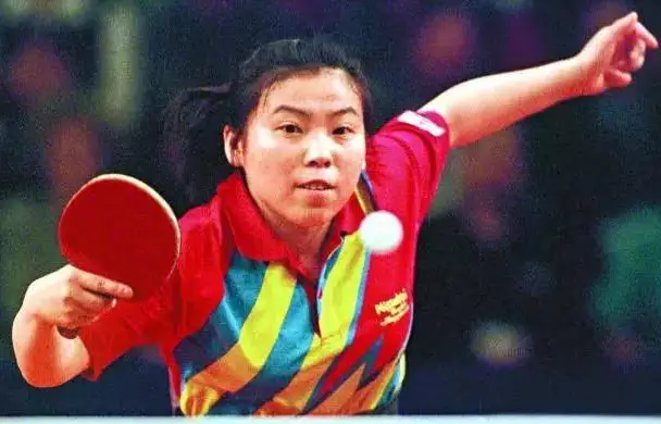 世界游泳最快女子冠军_游泳冠军2021女_游泳女子冠军世界排名