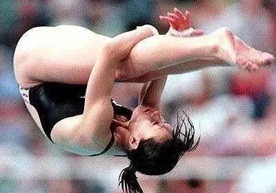 游泳女子冠军世界排名_游泳冠军2021女_世界游泳最快女子冠军