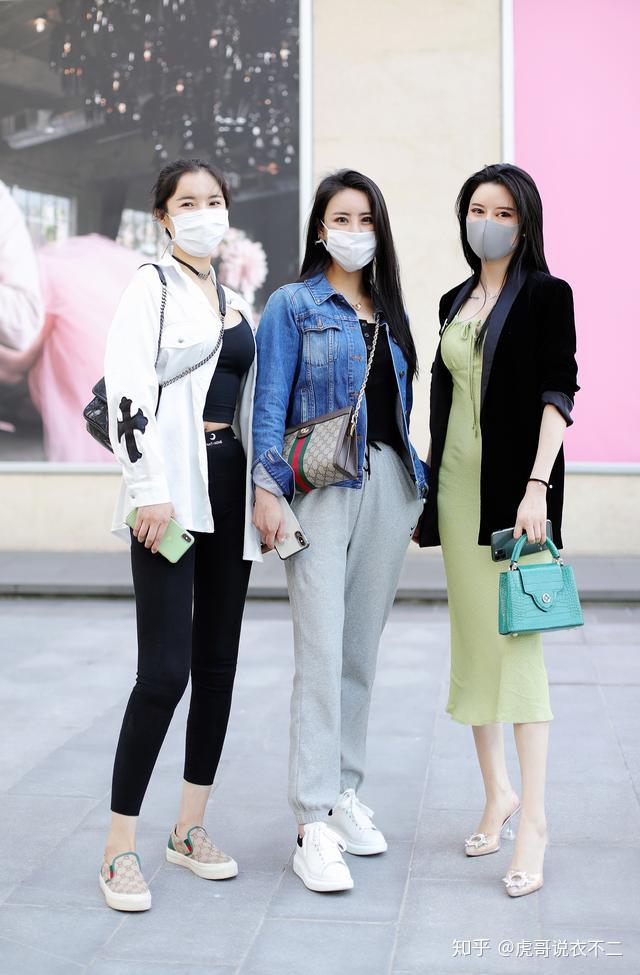 健身穿搭英国女明星_明星穿什么品牌健身衣_明星穿的健身裤品牌