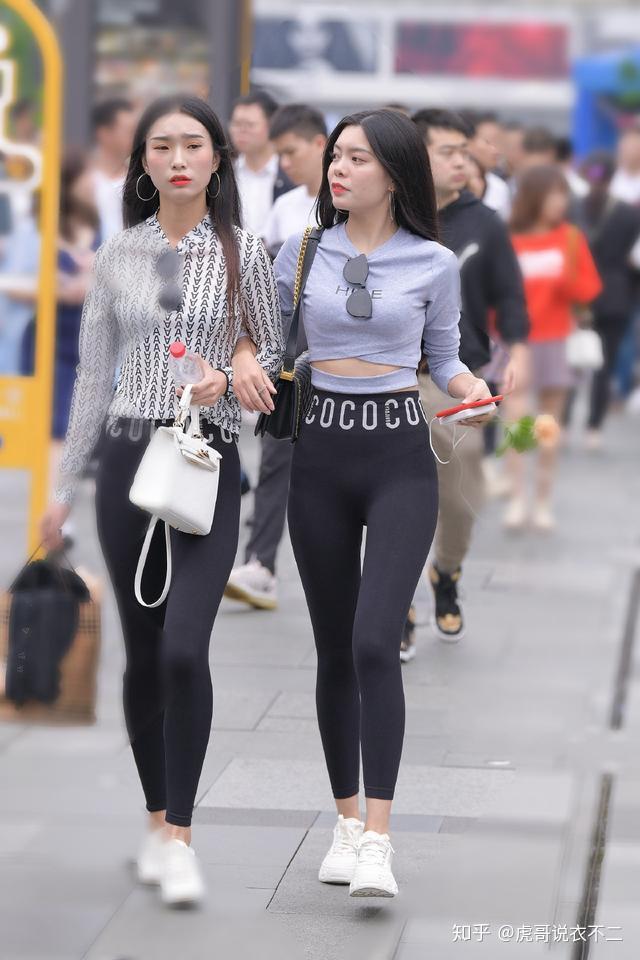 明星穿什么品牌健身衣_明星穿的健身裤品牌_健身穿搭英国女明星